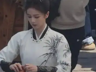 白鹿女扮男装惊艳亮相，帅气造型引发热议！