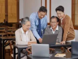 老年人再就业热潮，简历含金量引发热议