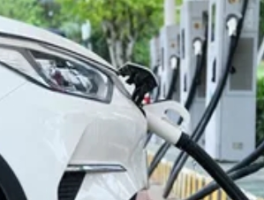 穷人买车终极之选：2025年电车油车成本对决