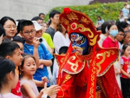 成都金沙遗址博物馆国际博物馆日迎游客高峰