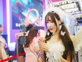 16岁女生瞒着父母签10年主播合约，未成年人签约风险引热议