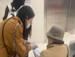 陪诊师300元半天的价值密码：城市孤独经济的崛起