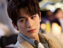 张凌赫上英语试卷：娱乐明星教育符号化的双刃剑