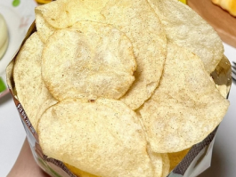 春天的第一包薯片，为何成为年轻人的新宠？