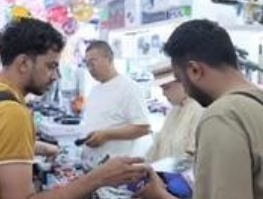 外国游客涌入义乌：一场“进货式旅游”的全球狂欢