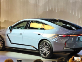 全新雷克萨斯ES全球首发：豪华与科技的融合