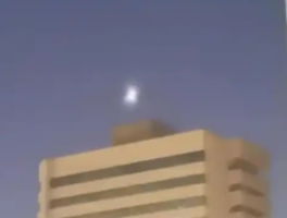 新疆多地现不明飞行物：和月亮一样亮