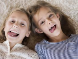 女孩头顶两个旋旺父母？揭秘头顶旋与家庭运势的奥秘