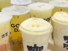 办公室轮流请奶茶变“隐形KPI”：职场社交内卷背后的“甜蜜负担”