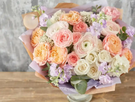 高原11朵香槟玫瑰的浪漫寓意探索